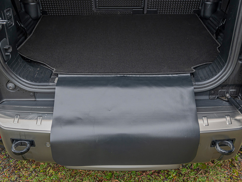DA4923 - Loadspace Carpet Mat with Bumper Protector - Land Rover Defender 110 2020 onwards Image 4