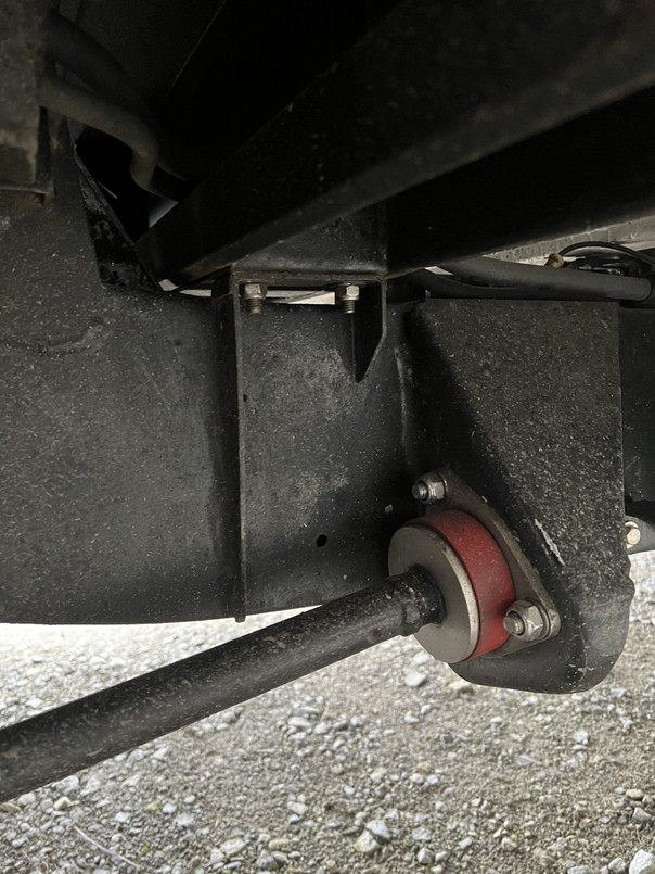 YRM489 - Pair of Mid Cross Member Chassis Support Brackets – Land Rover Defender 110 1983-2016 - by YRM Image 3