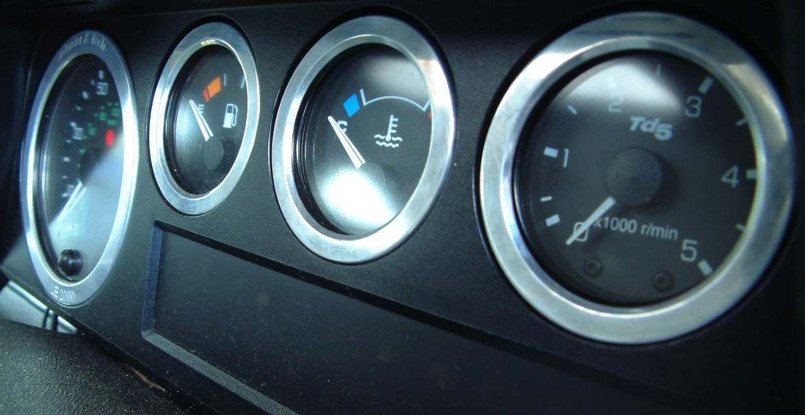 LRC1530 - Defender Aluminium Clock Surrounds - Comes as a Set Of 4 - Will Fit 1989-2006 With Rev Counter or 1989-1998 with Clock - One Large and Three Small - Manufactured in the UK by Croytec Image 2