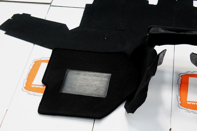 LRI2094 - LHD Full Carpet Set - Defender 110 5 seat double/crew cab - R380 Gearbox - by Lucari Image 1