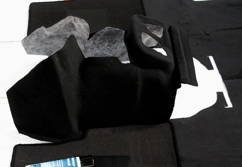 LRI2094 - LHD Full Carpet Set - Defender 110 5 seat double/crew cab - R380 Gearbox - by Lucari Image 5