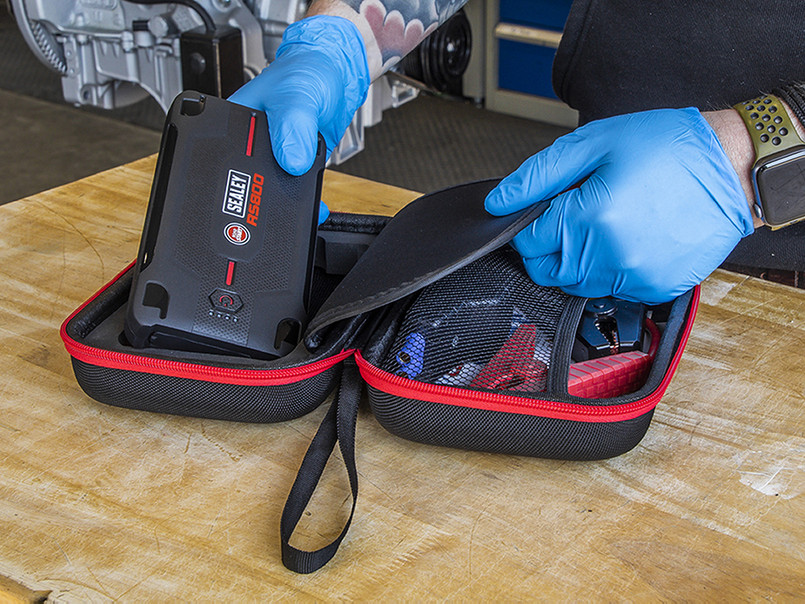 DA5188 - 12V Lithium-ion Jump Starter Power Pack 800A - Fits in your glove box! Image 3