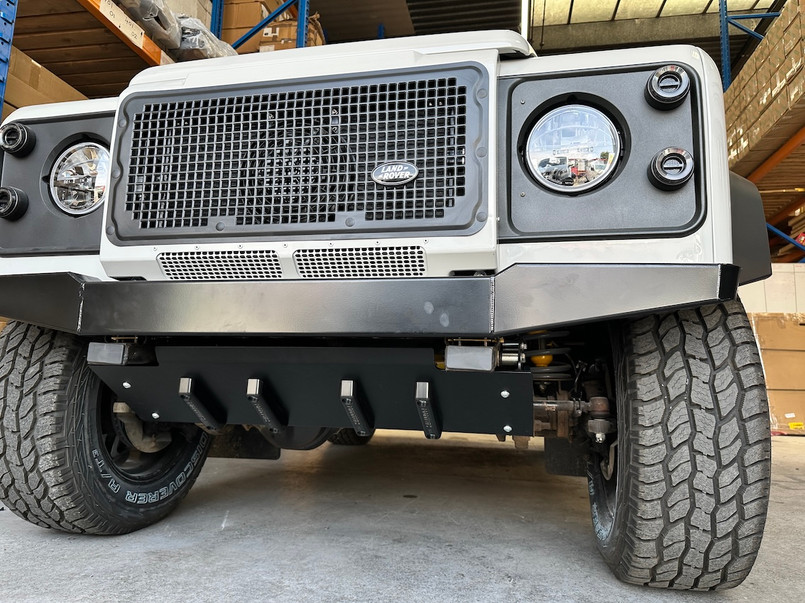 LRC8259  - Mantec Steering Guard for Land Rover Defender - Black Edition - Talons Image 1