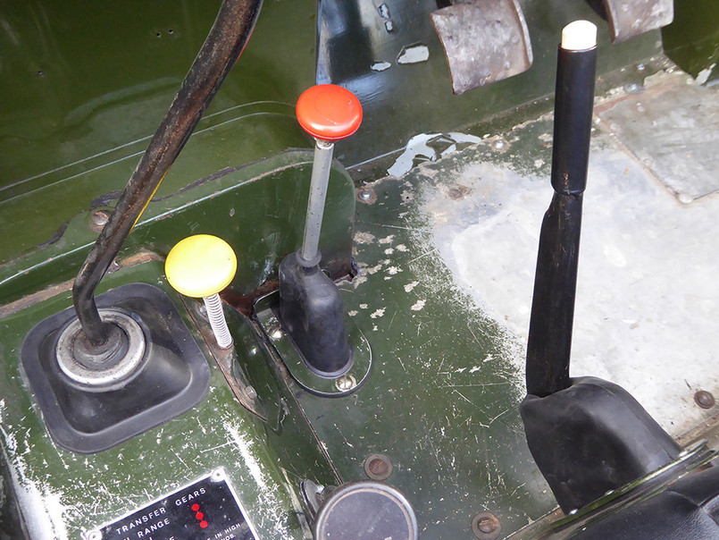 LRC10891 - Gear, Transfer and Four Wheel Drive Selector Knob, Gaiter Set and Pedal Rubbers - Land Rover Series  2, 2A and 3 Image 2