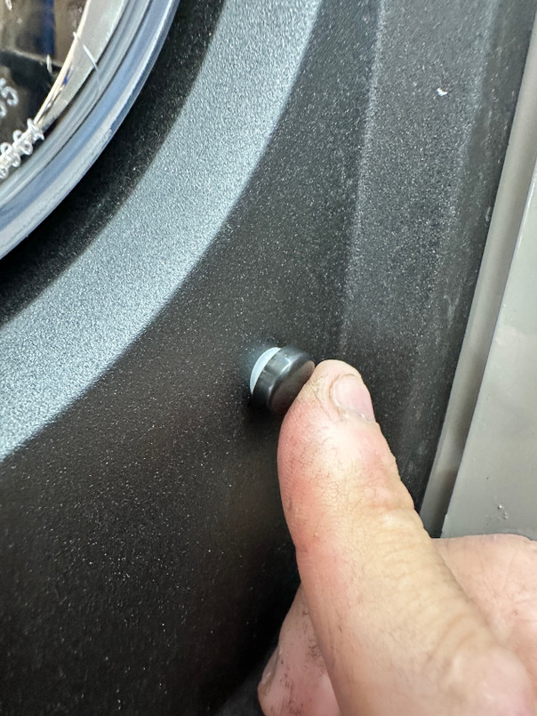 LRC2890 - Defender Stainless Steel Screw Kit and Black Cover Kit for Headlamp Surround Screw Kit Set (Enough Screws for Both Headlamp Surrounds) Image 4