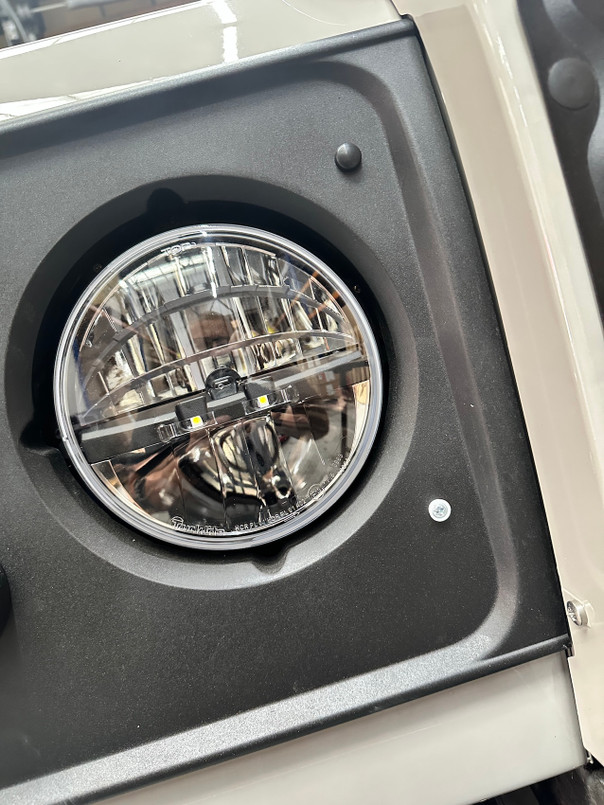 LRC2890 - Defender Stainless Steel Screw Kit and Black Cover Kit for Headlamp Surround Screw Kit Set (Enough Screws for Both Headlamp Surrounds) Image 2