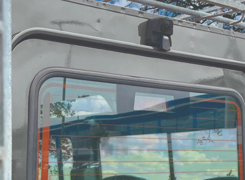 CAM-LR5 - High Definition Reversing Camera for Land Rover Defender 2007-2016 Image 2