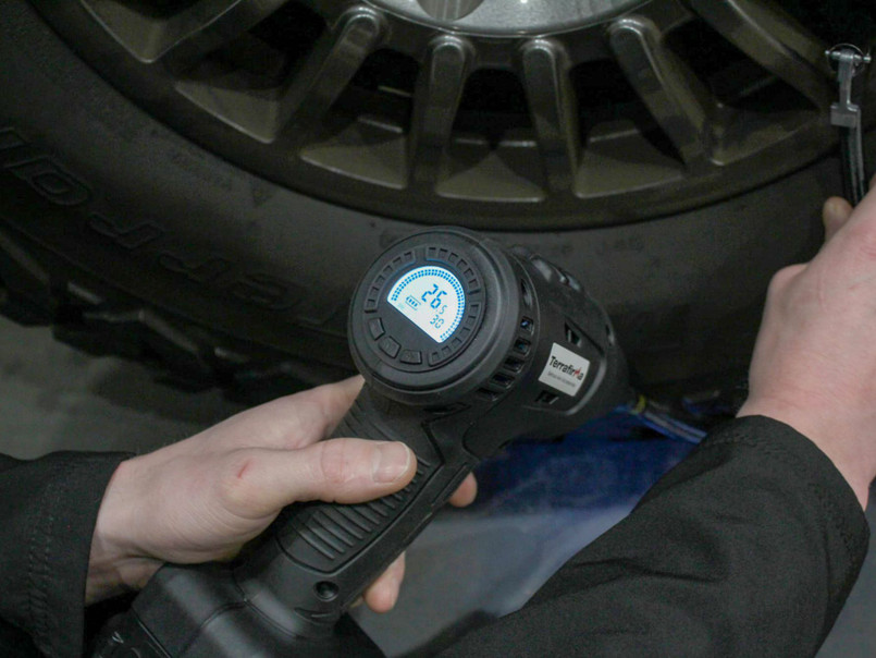 TF2908 - Cordless Air Compressor by Terrafirma Image 4