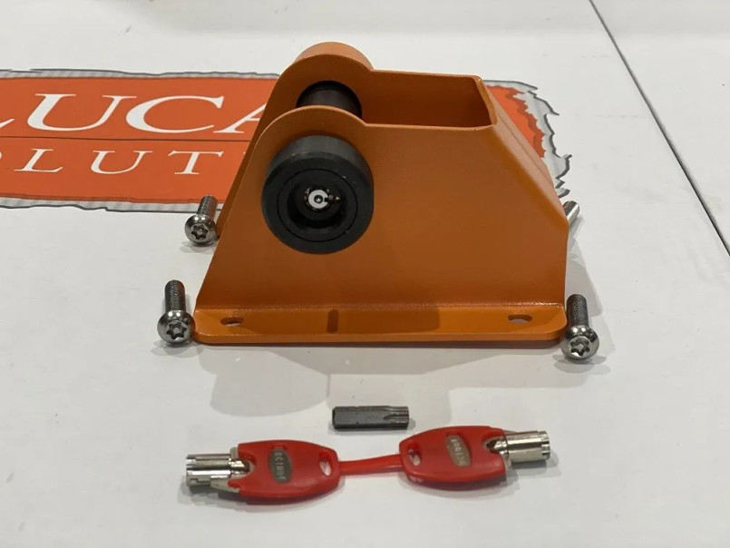 LRI37168 - Security Clutch Pedal Pin Lock - Land Rover Defender 90 & 110 - TDi, TD5 and 2.4 TDCi Puma - by Lucari Image 8