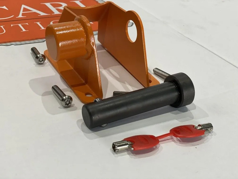 LRI37168 - Security Clutch Pedal Pin Lock - Land Rover Defender 90 & 110 - TDi, TD5 and 2.4 TDCi Puma - by Lucari Image 3