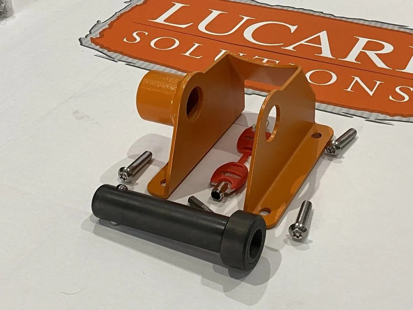 LRI37168 - Security Clutch Pedal Pin Lock - Land Rover Defender 90 & 110 - TDi, TD5 and 2.4 TDCi Puma - by Lucari Image 5