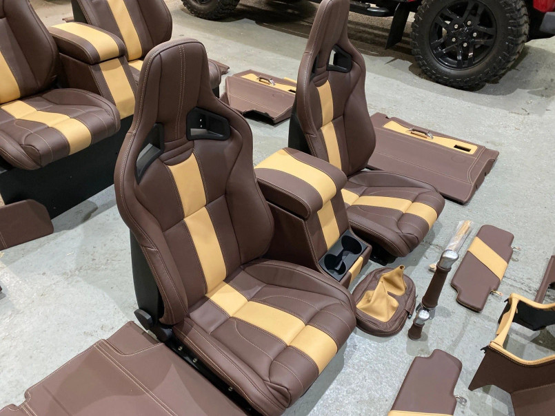 LRI-CBINTERIOR - Chocolate & Barley Leather Full Interior - includes Recaro Seats, Door Cards, Dashboard + More - Defender 110 TDCi - by Lucari Image 7