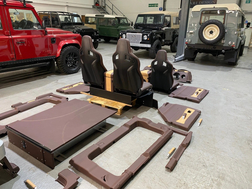 LRI-CBINTERIOR - Chocolate & Barley Leather Full Interior - includes Recaro Seats, Door Cards, Dashboard + More - Defender 110 TDCi - by Lucari Image 3