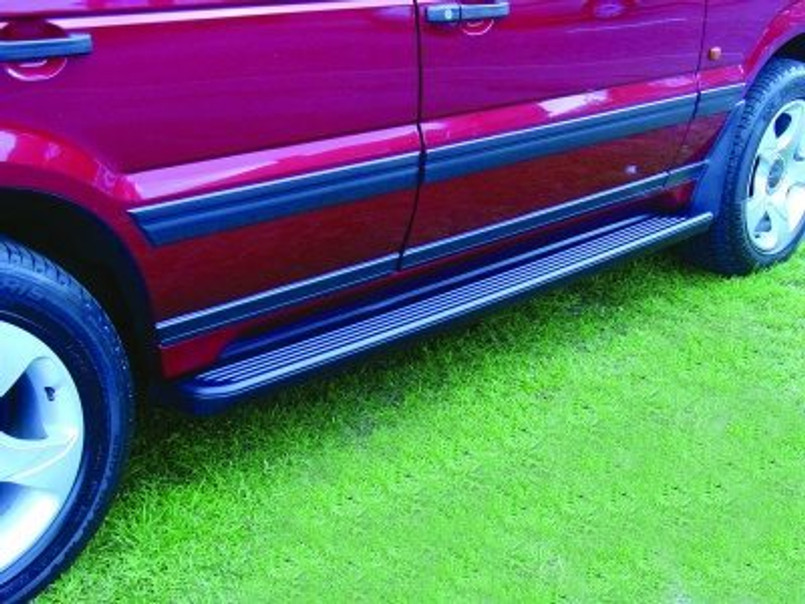 STC8505AA - Range Rover P38 Side Steps With Intergrated Front Mudflaps - Comes as a Pair Image 1