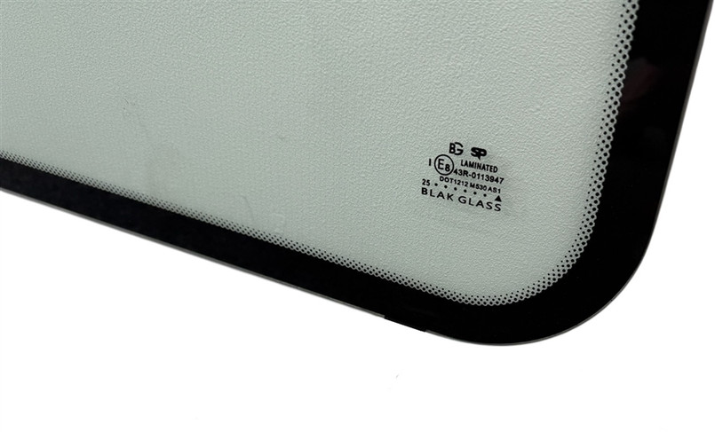 LR042725 - Defender Front Windscreen - With Tinted Glass Without Heated Screen - Bonded In Upgrade by Blakglass Image 2