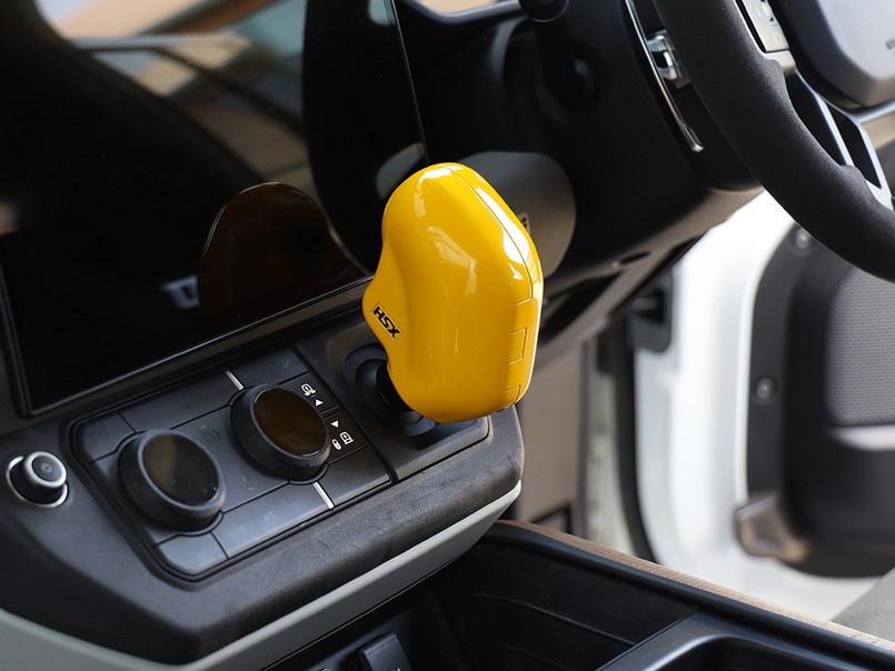 DA5313 - Anti-theft Gear Lock - Land Rover Defender - 2020 onwards Image 3