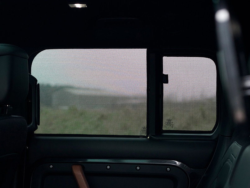 DA5754 - Car Sun Shades - Defender 130 - 2020 onwards Image 3
