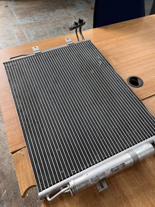 LR018405 - Air Conditioning Condenser for Range Rover Sport - 2009-2013 - Complete with Dryer - Genuine Land Rover *DAMAGED - REDUCED TO CLEAR* Image 5