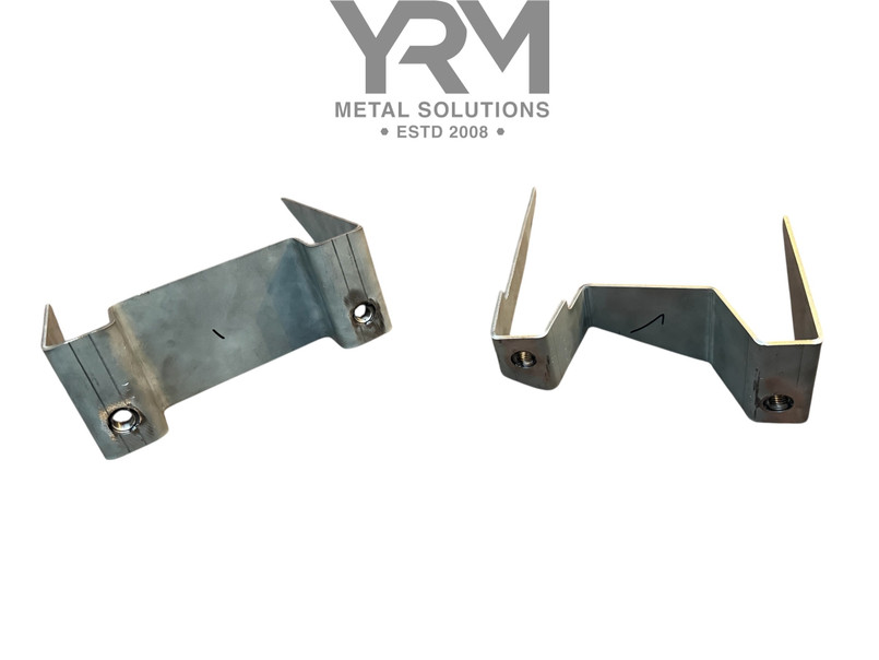 YRM520 - Pair of Engine Chassis Mounts – LR Defender TDCi 2007-2016 Image 2