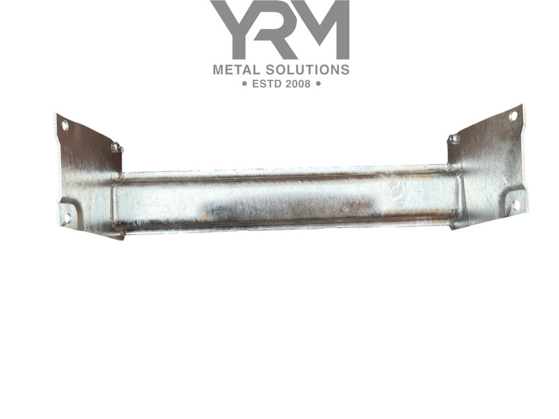 YRM524 - HD Galvanised Front Gearbox Crossmember for Land Rover Defender Image 4