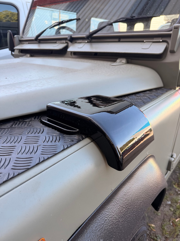 LR104SCGLOSSN/S - Gloss Black Snow Cowl for Wing Top on Land Rover Defender - To Fit to Left Hand Wing - Snow Scoop Near Side Image 3