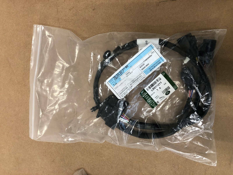 LR011211 - Towing Socket Harness for Range Rover Sport 2009-2013 and Discovery 4 (up to 2015) - For 13 Pin Electrics - Genuine Land Rover Image 1
