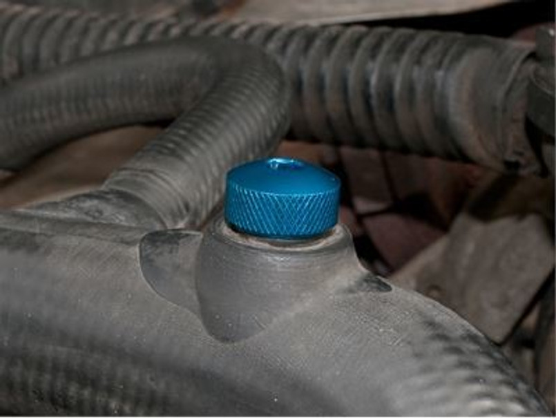 PYP10008BLUE - Blue Anodised Bleed Screw for Top Radiator Hose for Defender TD5 and Discovery TD5 Image 1