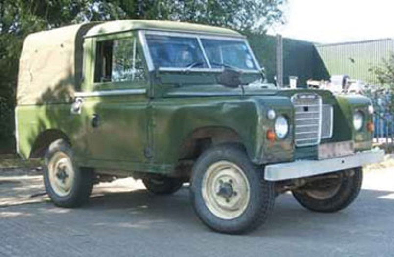 331371AG - Three Quarter Hood In Khaki For SWB Land Rover Series Image 2