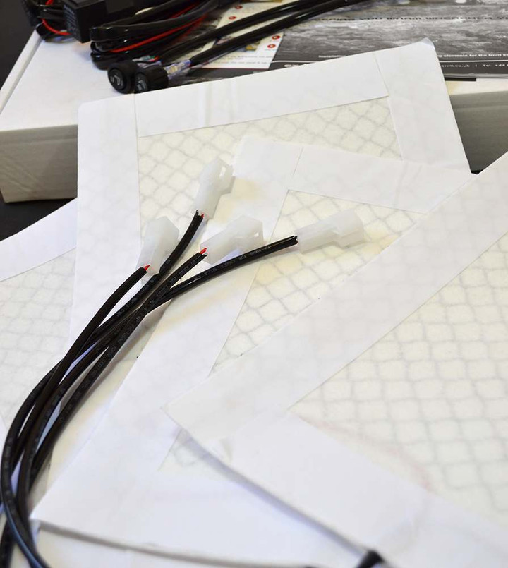 EXT010-2 - Defender 2020 onwards Seat Heaters (Pairs only) including wiring loom & high/low Switches - By Exmoor Trim  Image 4