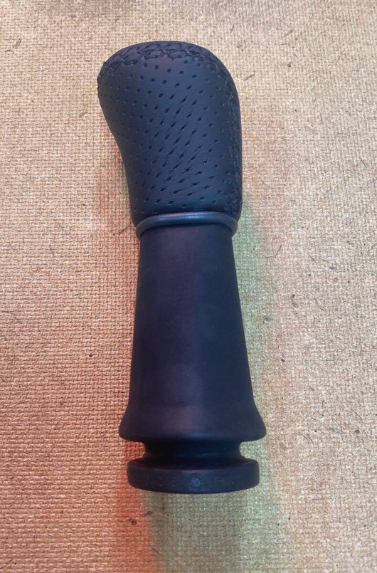 LR065369 - Defender Transfer Knob - For Autobiography Defender but will fit any Defender from 2007 Onwards Image 1