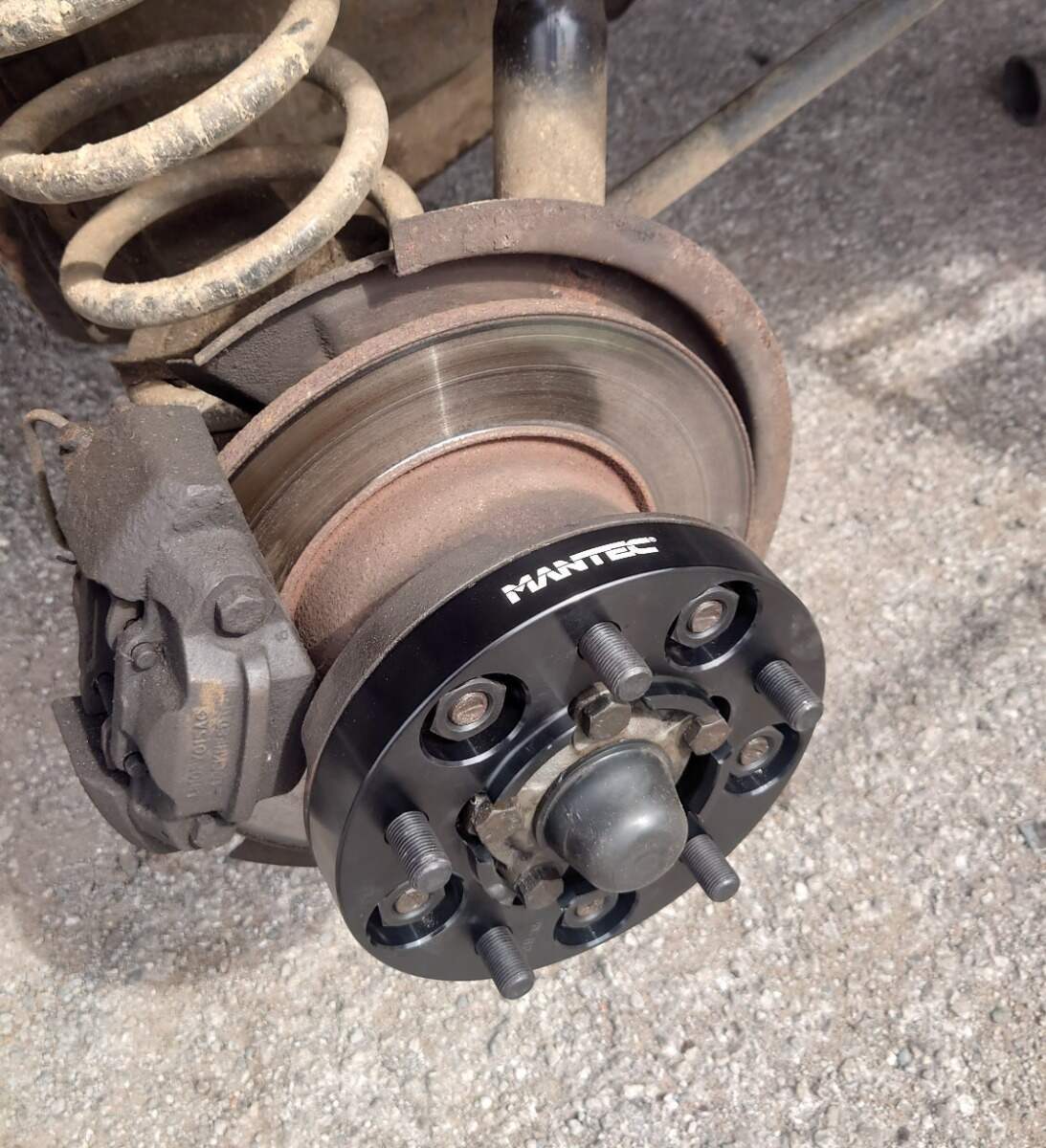 LR301B - Mantec Branded 30mm Black Alloy Wheel Spacers - For Land Rover ...