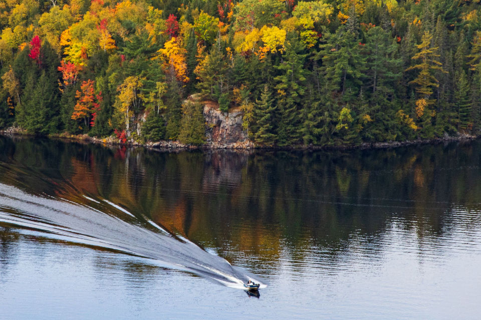 Boating in October: How to Extend Your Season Safely