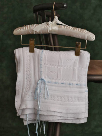 Feltman Brothers White/Blue 38"x39" Shawl