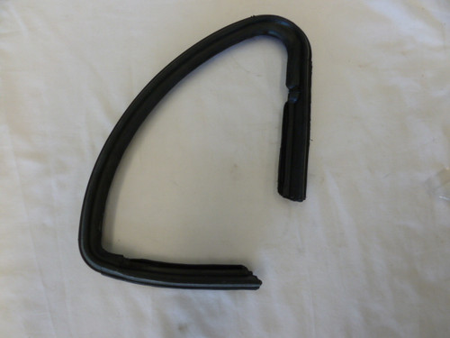 Front Opening 1/4 Vent Window Seal Type 2 '68-79 Right