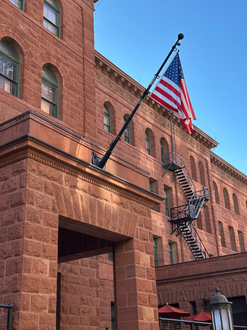 Outrigger Non-Tangle Assembly