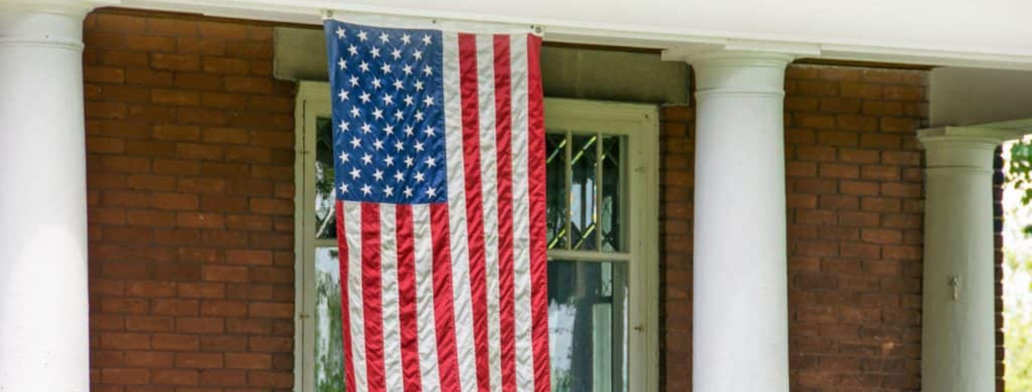 Proper Flag Hanging Etiquette for Beginners