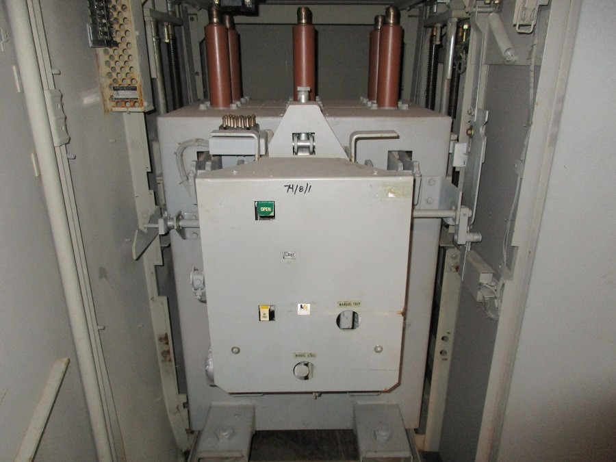 AM13.85006H GE MagneBlast 1200A 15KV Air Circuit Breaker (In