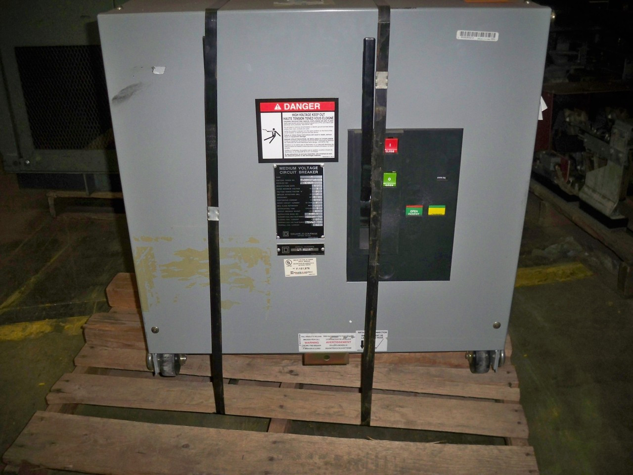 Type VR Square D 2000A 15KV Vacuum Circuit Breaker Bullock Breakers