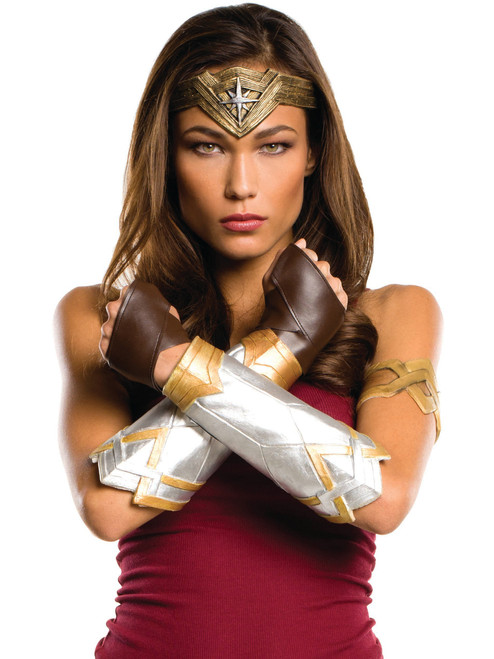 Justice League Wonder Woman Women's Deluxe Costume Accessory Set