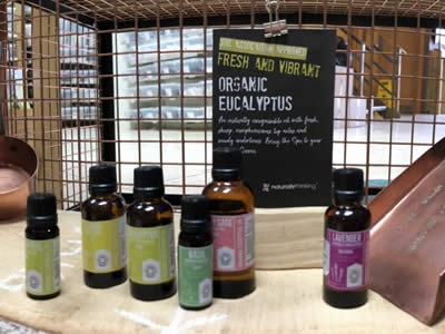 100% Pure Essential Oils by Naturallythinking