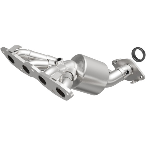 MagnaFlow 2012-2016 Toyota Prius C 1.5L California Grade CARB Compliant Direct-Fit Manifold Catalytic Converter 5631441