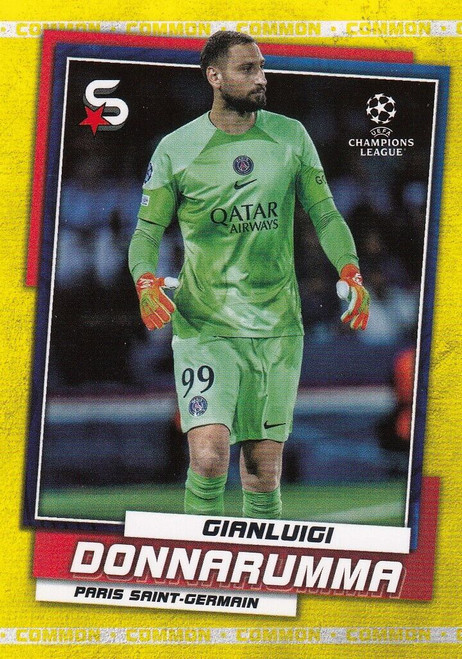 #127 Gianluigi Donnarumma (PSG) - YELLOW PARALLEL (COMMON - IMAGE VARIATION) - Topps Superstars 2022/23