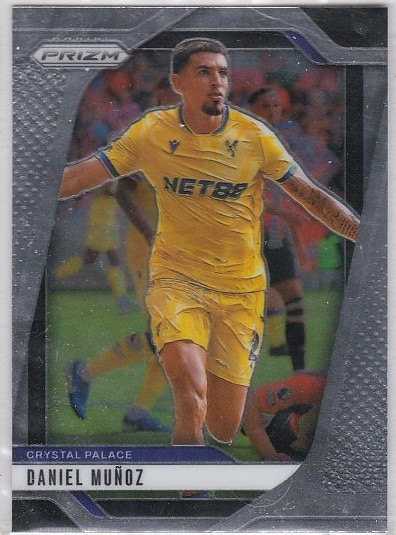 #157 Daniel Munoz (Crystal Palace) - Panini Prizm Premier League 2024/25