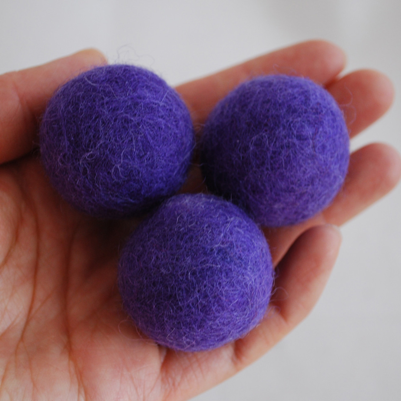 Oriental Direct 100% Wool Felt Balls 3cm 5 Count Amethyst Purple