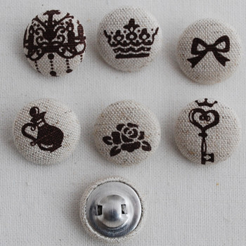 100 Fabric Covered Buttons - Rose Key Crown - 2cm
