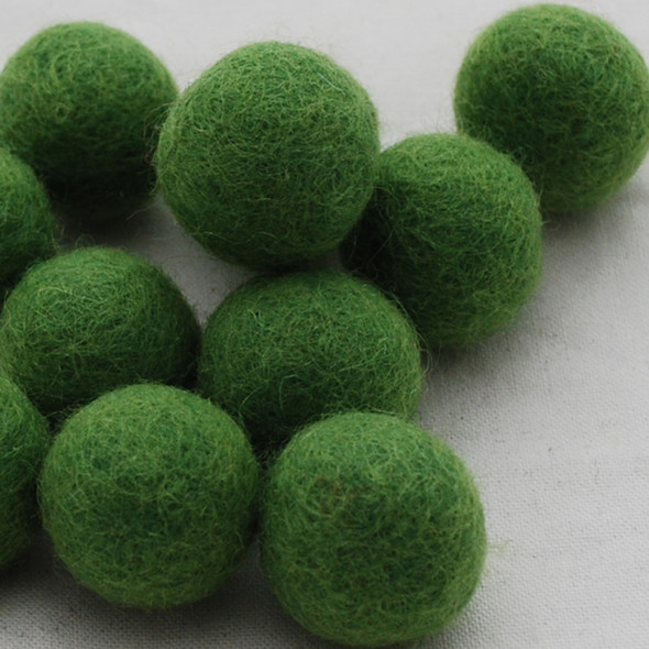 100% Wool Felt Balls - 10 Count - 3cm - Light Asparagus Green