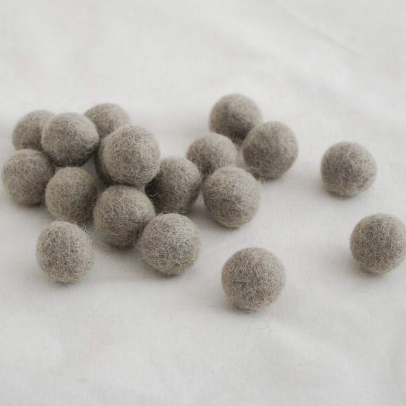 100% Wool Felt Balls - 2.5cm - Taupe Grey - 20 Count / 100 Count