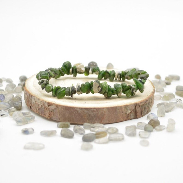 Green Chrome Diopside Gemstone Chip Bracelet / Beads Sample strand