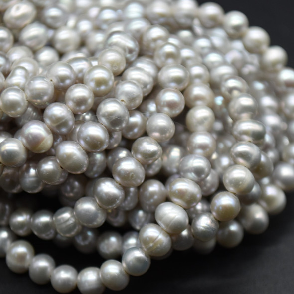 Freshwater Potato Round Pearl Beads - Dyed - Grey - 4mm - 5mm - 14'' Strand