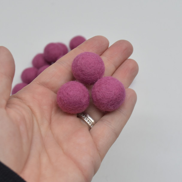 100% Wool Felt Balls - 2cm - Victorian Rose Pink - 20 Count / 100 Count 100% Wool Felt Balls - 2cm - Victorian Rose Pink - 20 Count / 100 Count